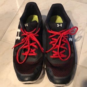 UNDER ARMOR SNEAKERS SIZE 11.5
